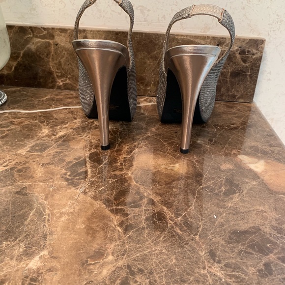 Guess Gold Sparkly Peep Toe Platform  Heels - Picture 5 of 8